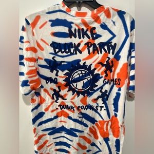 Nike tee: Nike block party medium